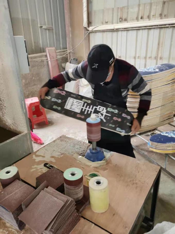8.5 inci Grosir Skateboard Diterbitkan Custom Maple Kayu Skateboard Lengkap 8
