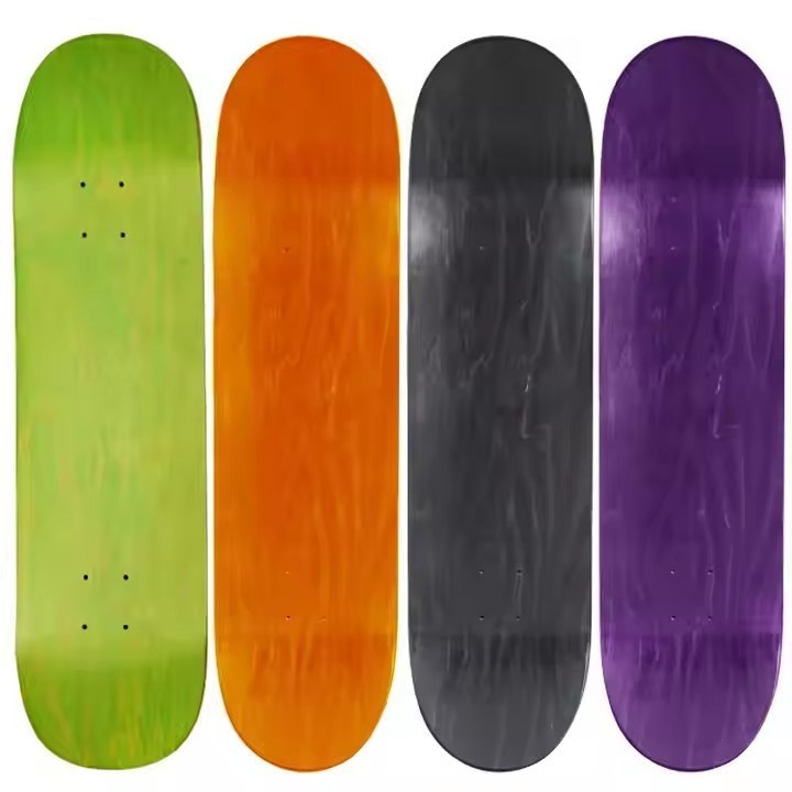 Blank Color Elegant Seven Ply Skateboards Kayu Kota Skateboards Untuk Skaters Pro